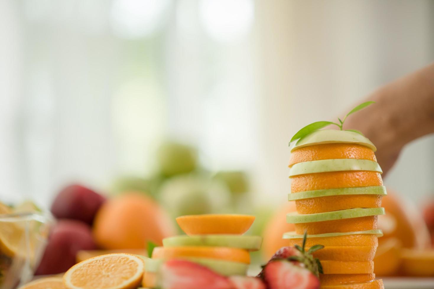 várias frutas frescas foto