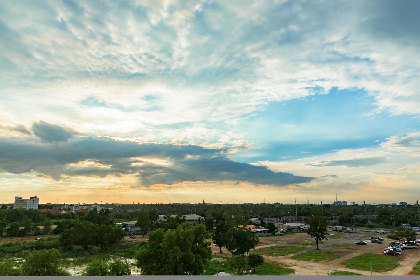 paisagem ao pôr do sol foto