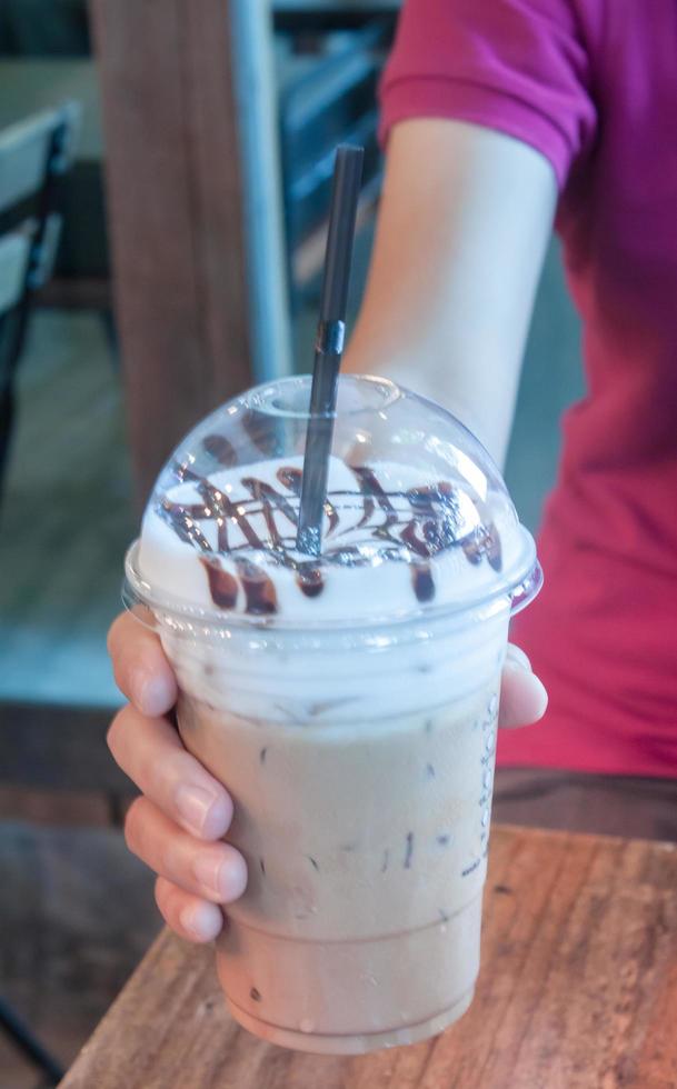 café congelado na mão foto