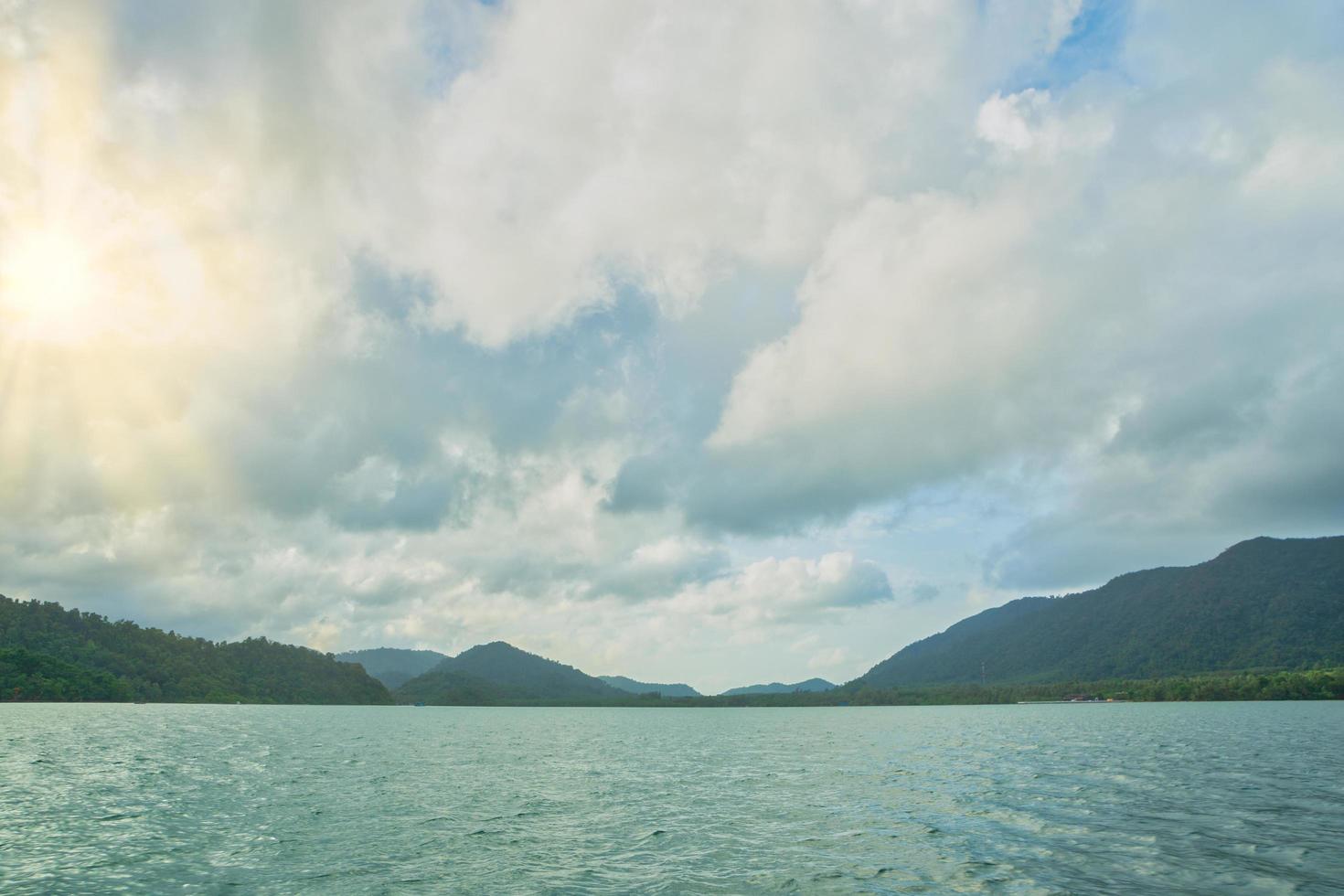 o mar em koh chang, tailândia foto