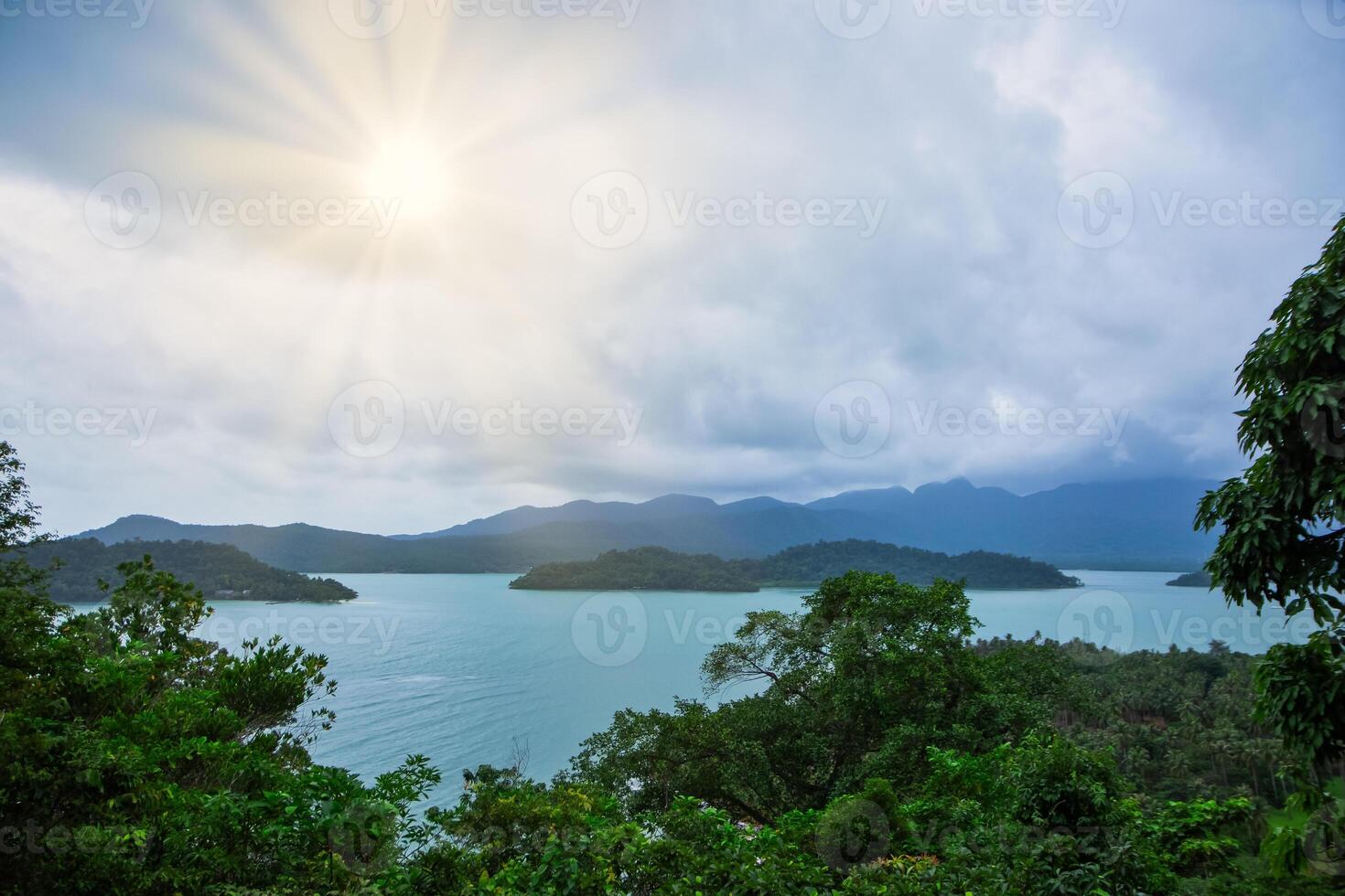 o mar em koh chang, tailândia foto