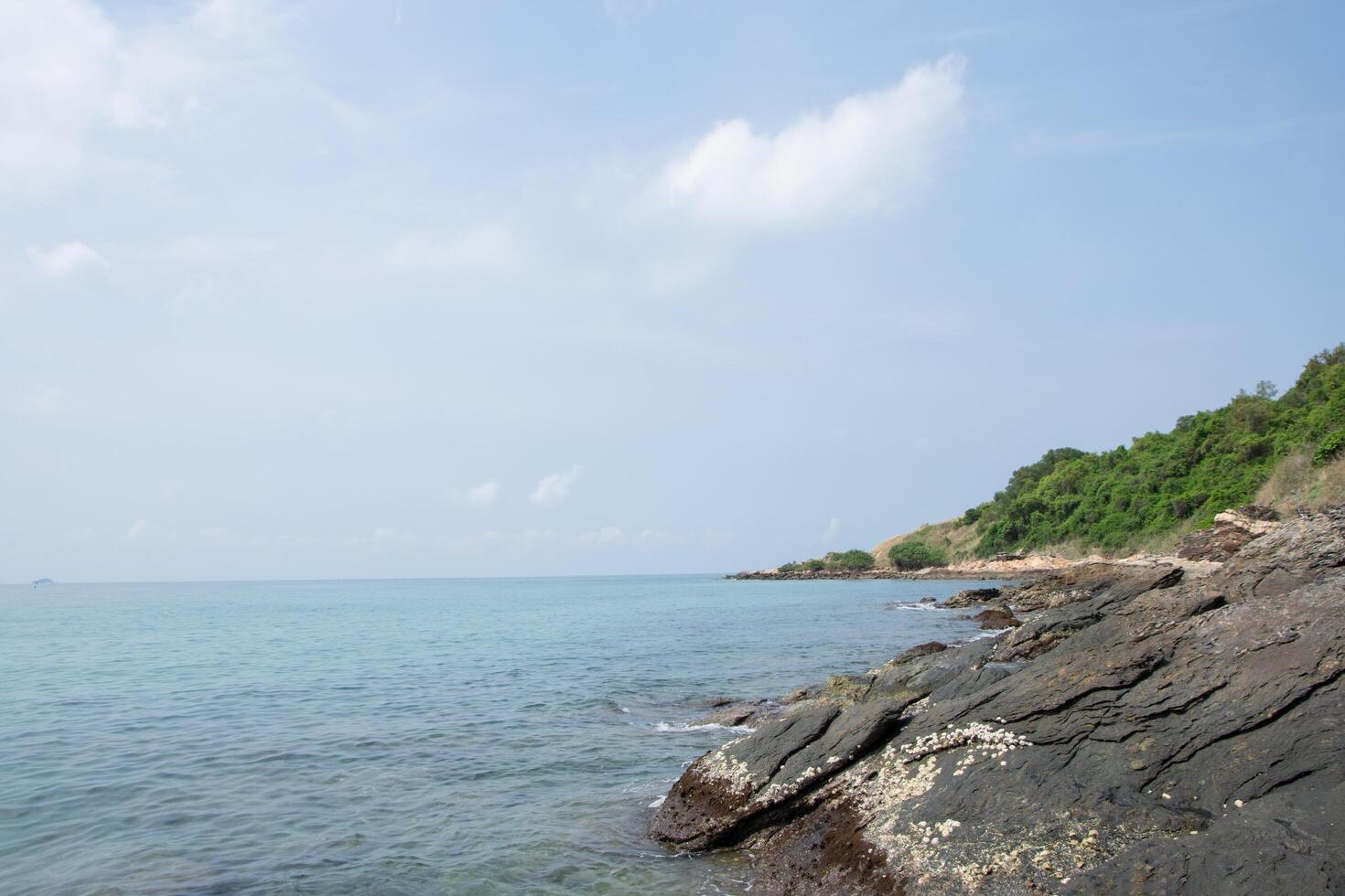 o mar no parque nacional khao laemya, tailândia foto