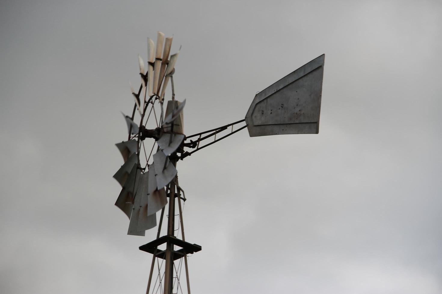 antigo moinho de campo nos pampas argentina província de santa fe foto