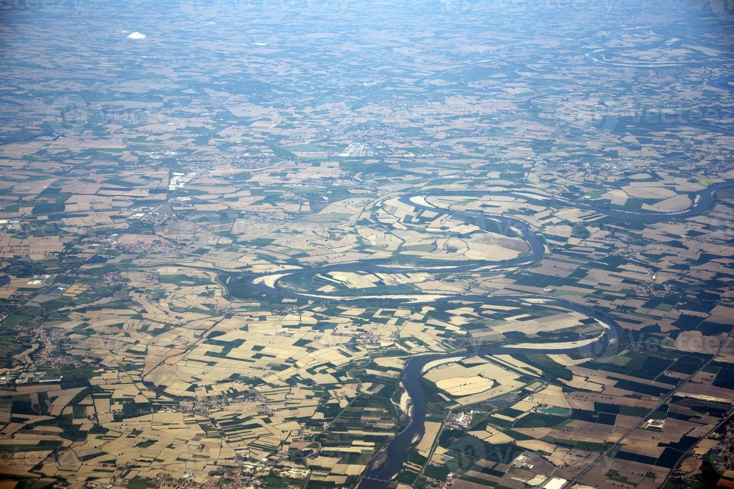 paisagem aérea do vale do rio po foto