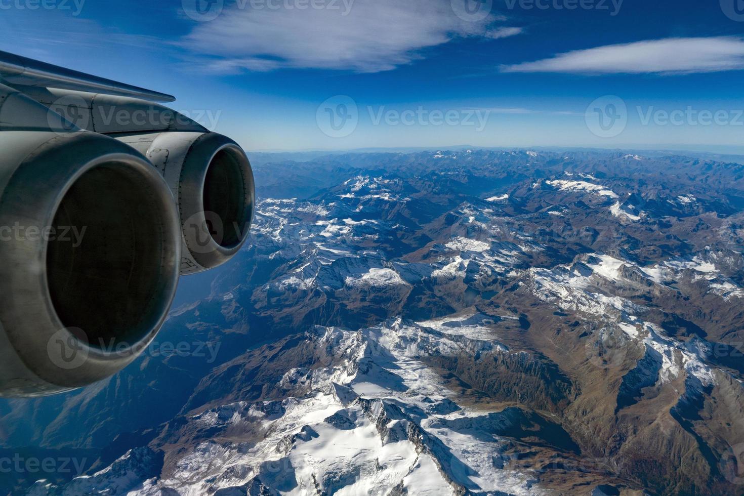 alpes suíços vista aérea do avião foto