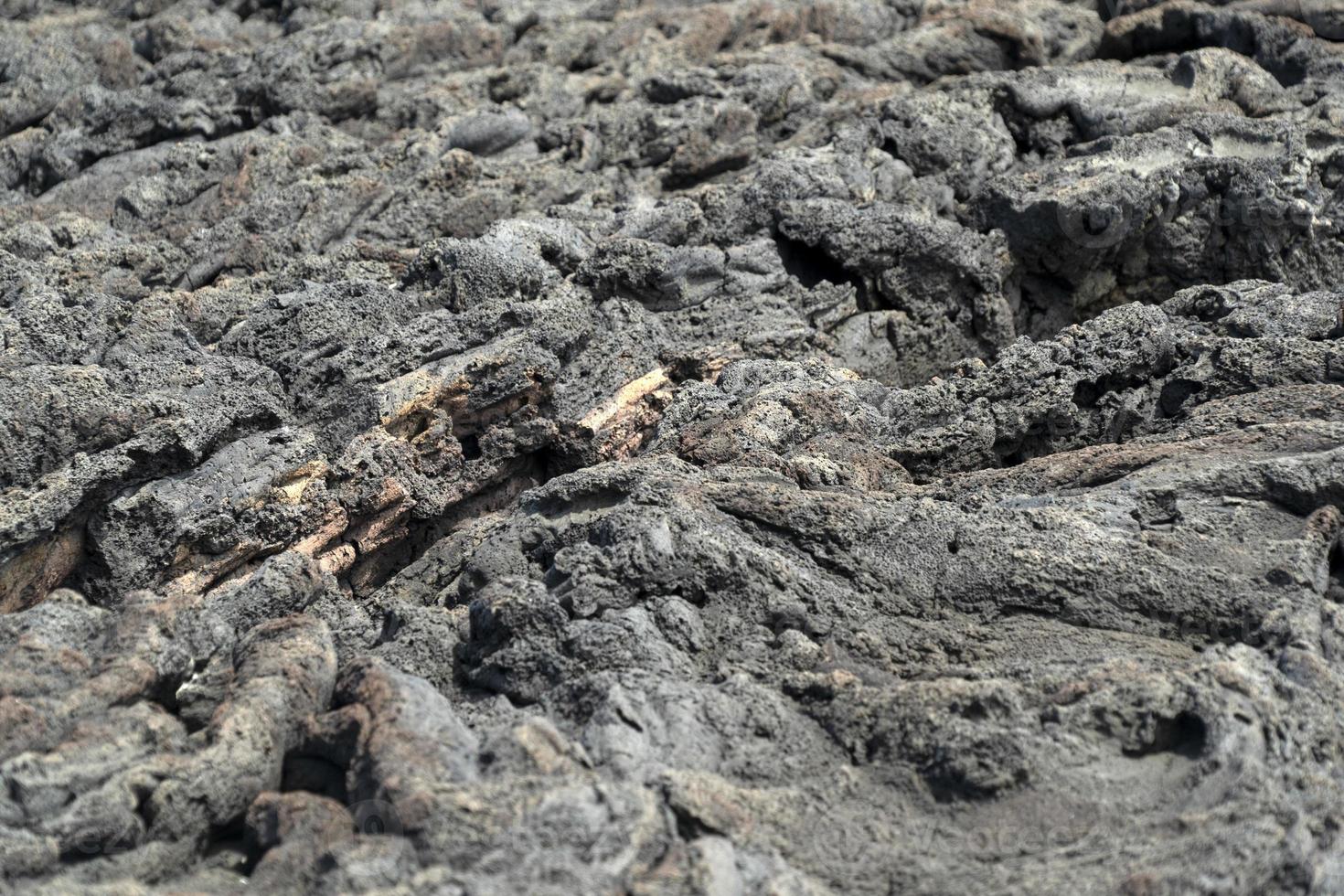 campo de lava pico açores pelo detalhe do mar foto