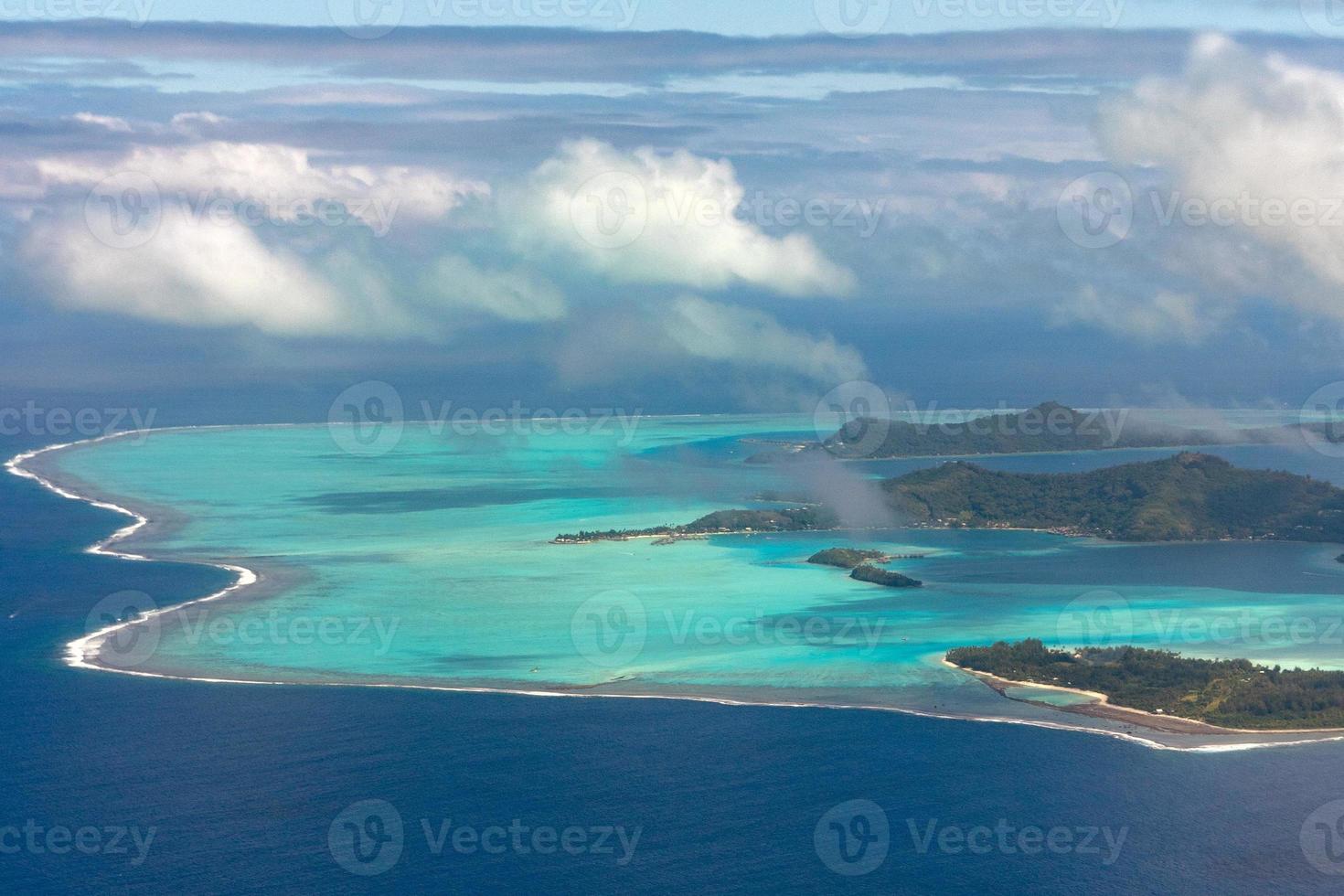 bora bora polinésia francesa vista aérea do avião foto