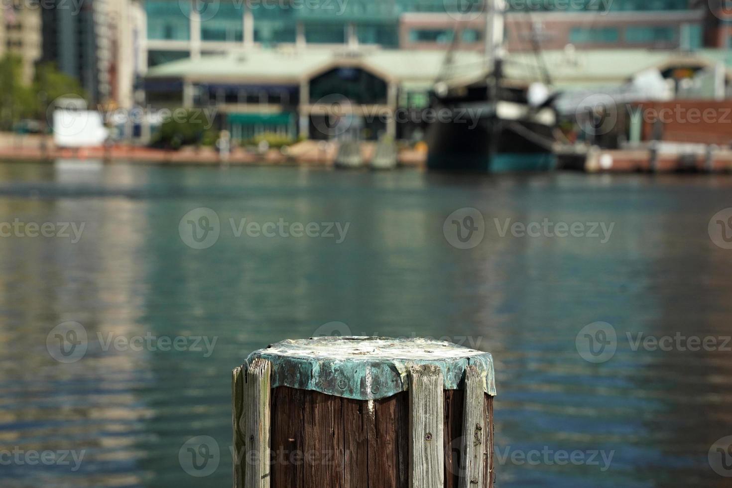 detalhe do poste de amarração do porto interno de baltimore maryland foto