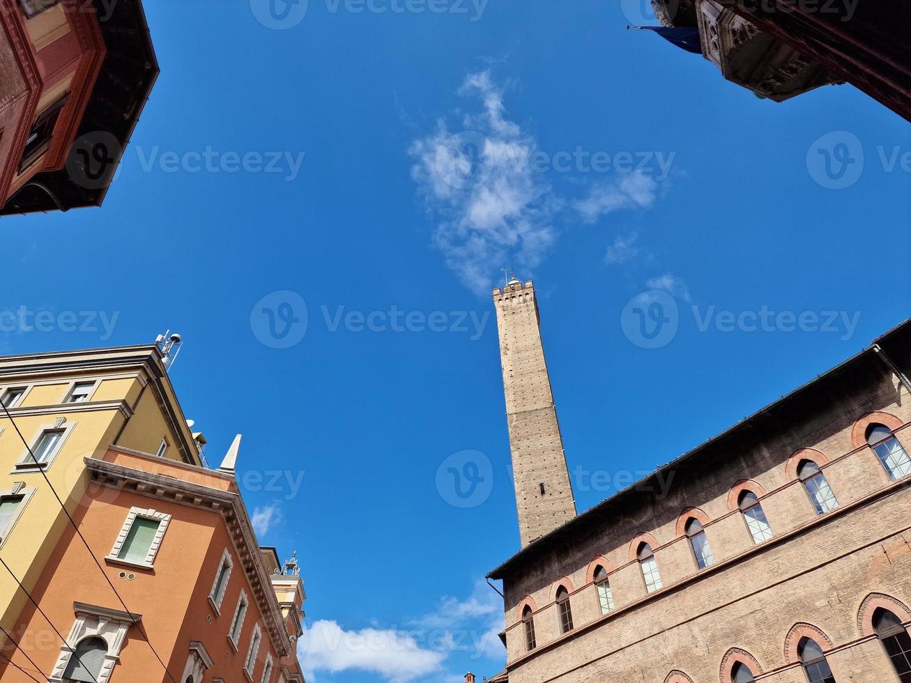 bolonha itália torres medievais vista foto