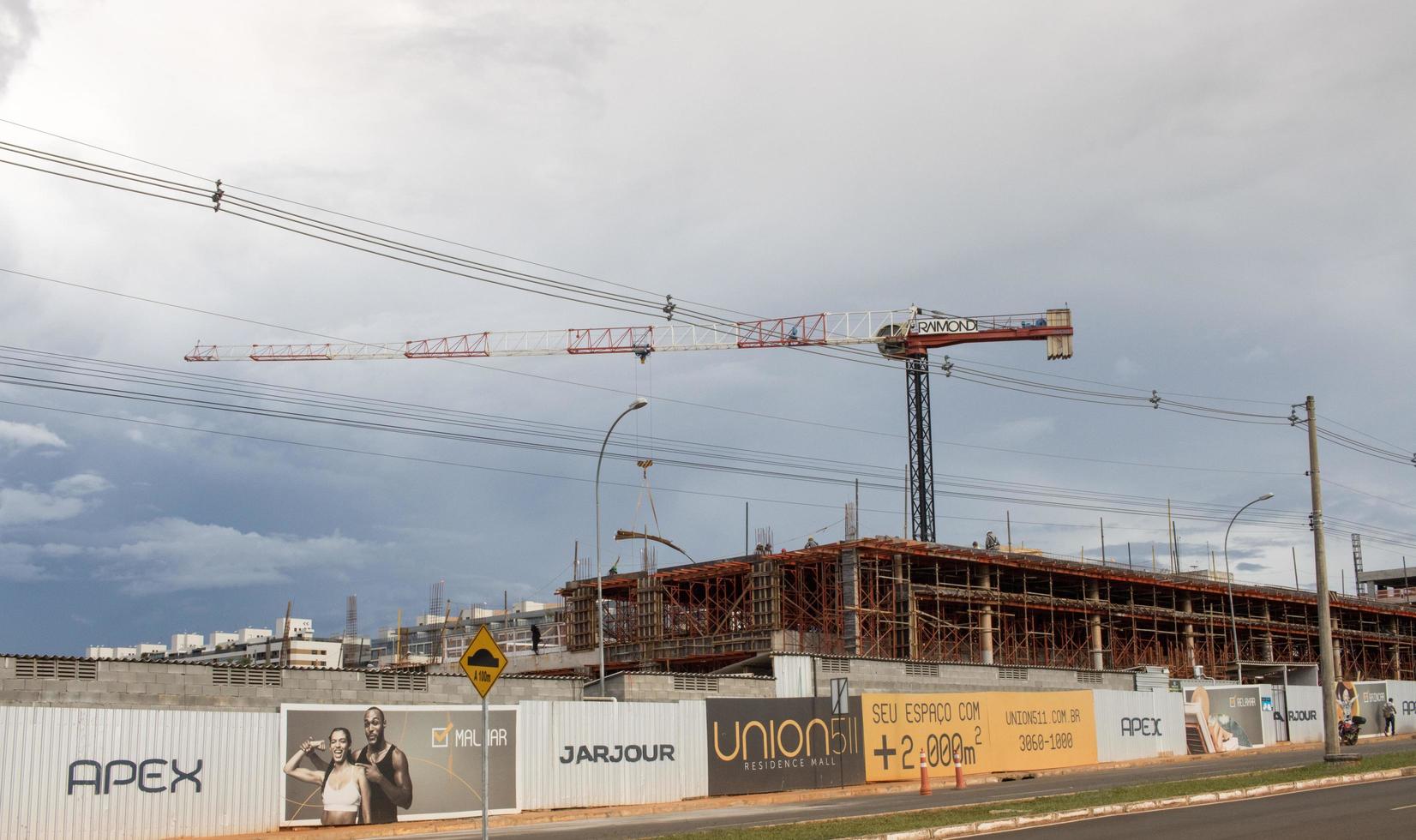 brasilia, df brasil, 24 de janeiro construção de um novo conceito de prédio de apartamentos e shopping combinado chamado union 511 residence mall na zona noroeste de brasilia foto