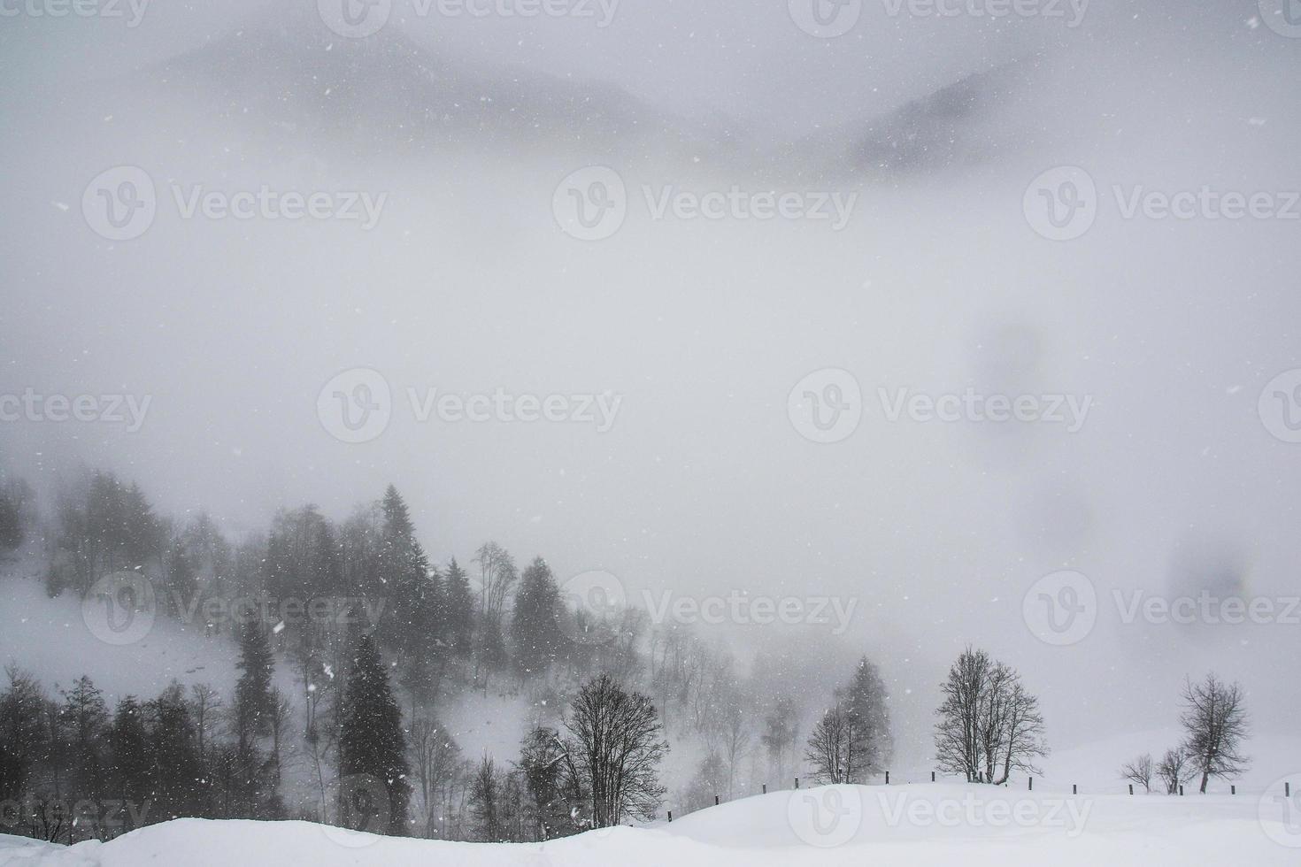 paisagem de inverno nos alpes austríacos foto