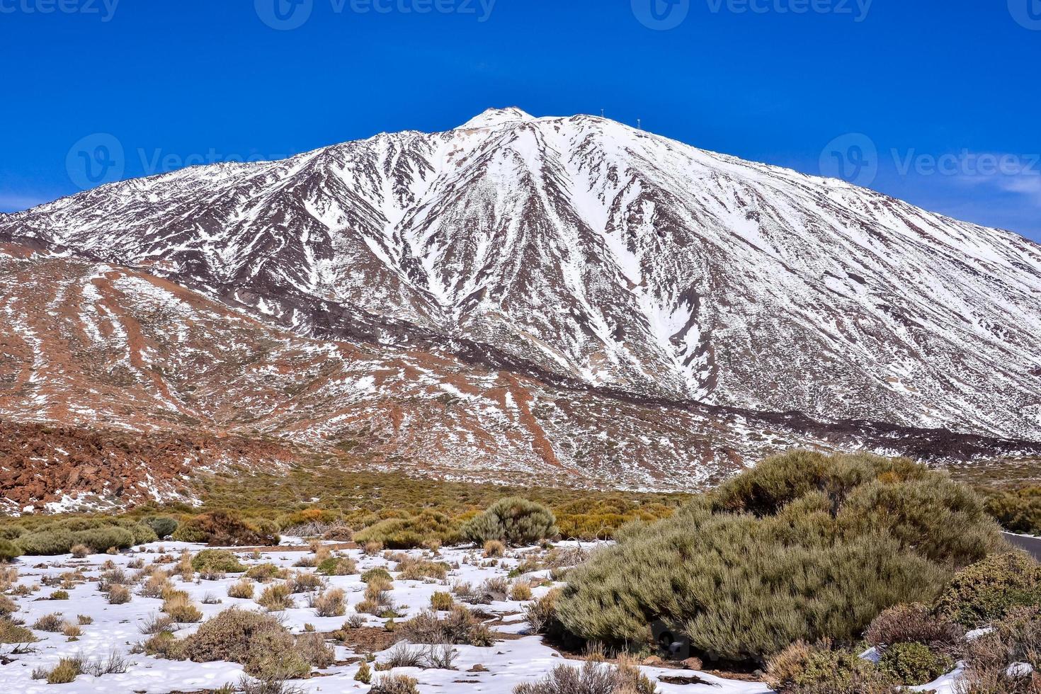 paisagem de montanha de neve foto