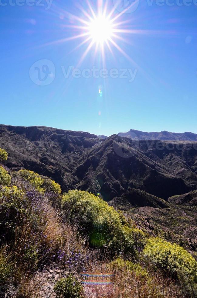 paisagem montanhosa nas ilhas canárias foto