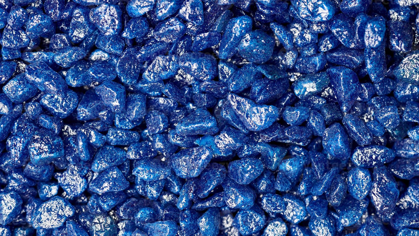 pedras de brilho azul para decoração de jardim foto