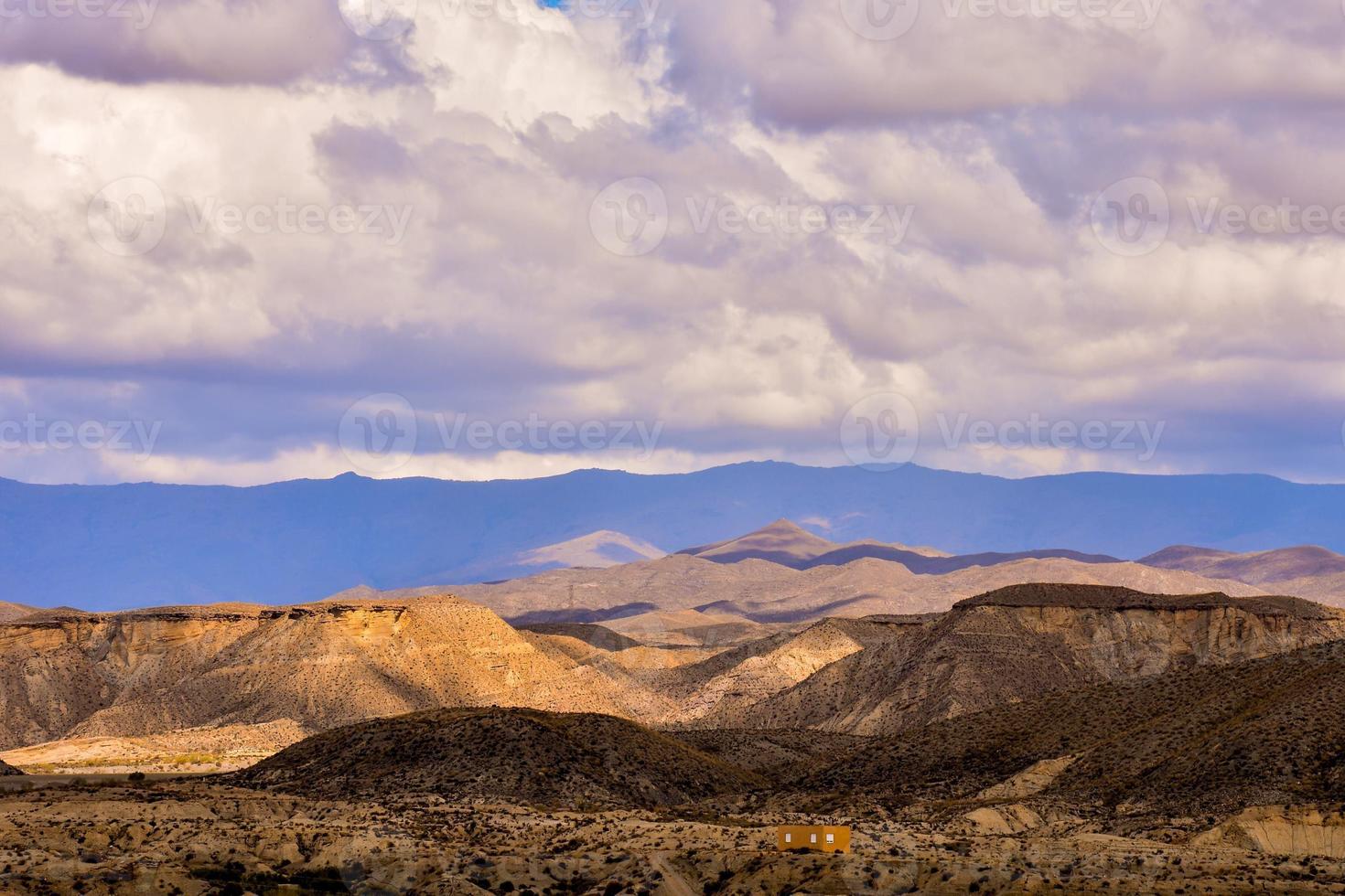 vista panorâmica das montanhas foto