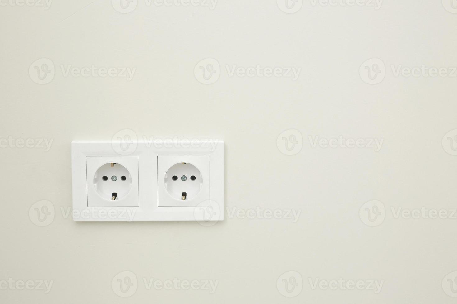 soquete duplo branco no plugue background.electric branco. soquetes europeus de alta tensão 220w.foto de alta resolução. foto