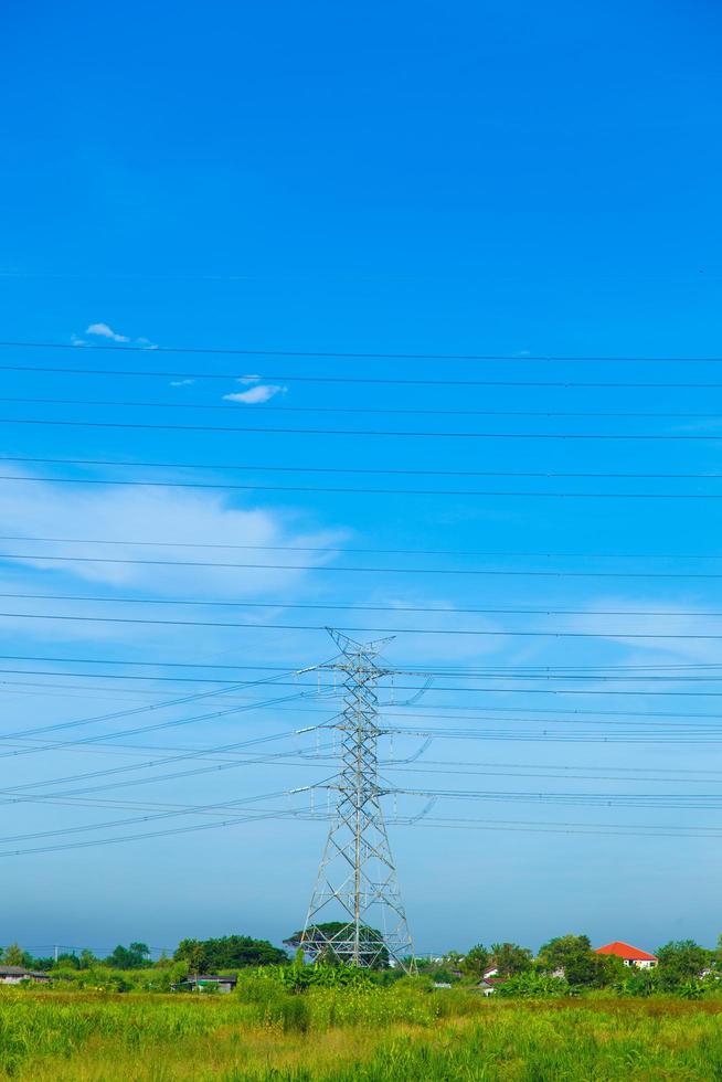 torre de alta tensão na tailândia foto