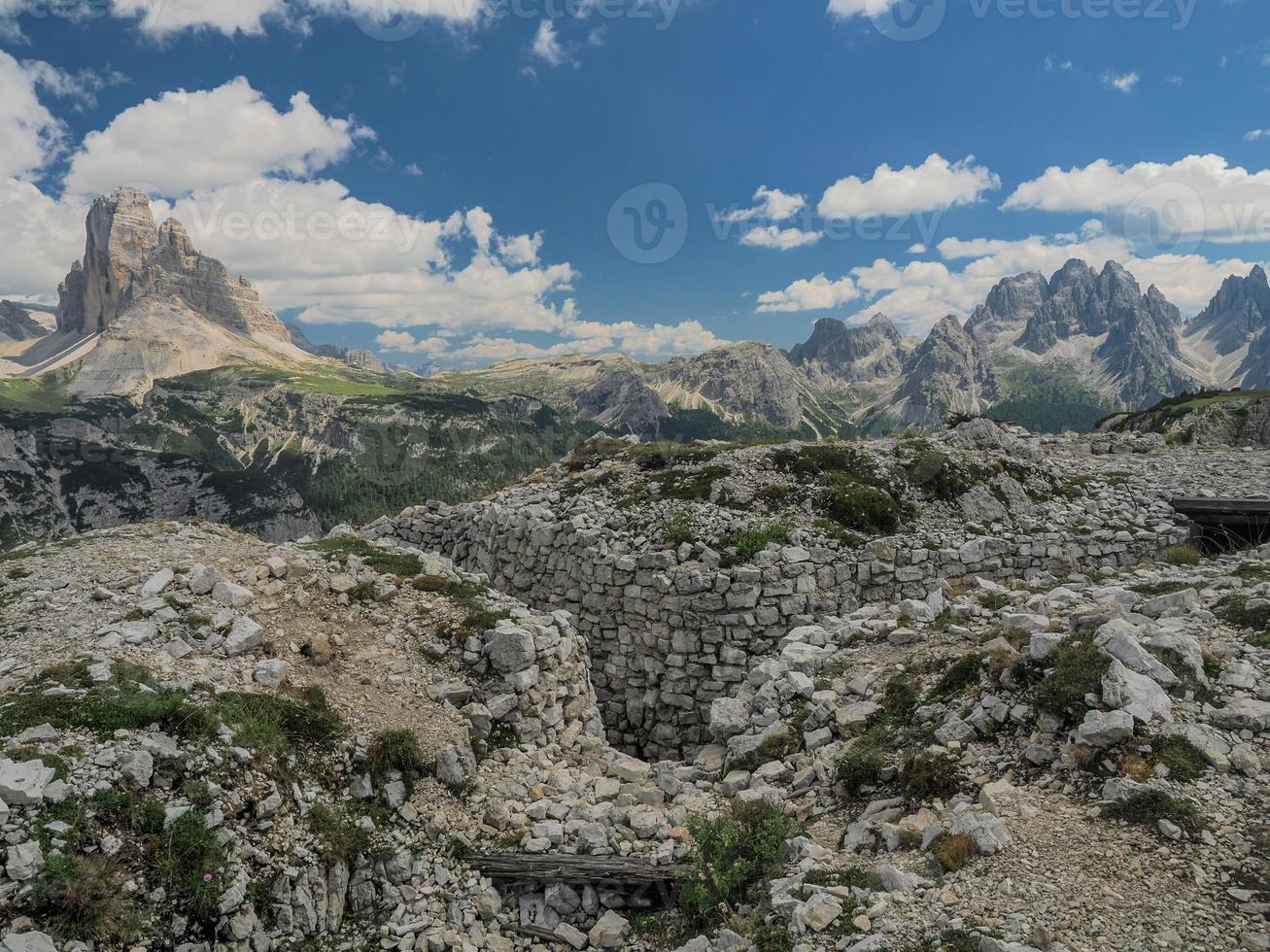 monte piana dolomitas montanhas primeira guerra mundial caminhos trincheira trincheira foto