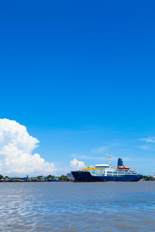 grande navio de carga foto