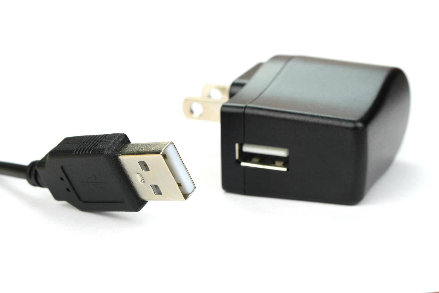 cabo usb e carregador foto