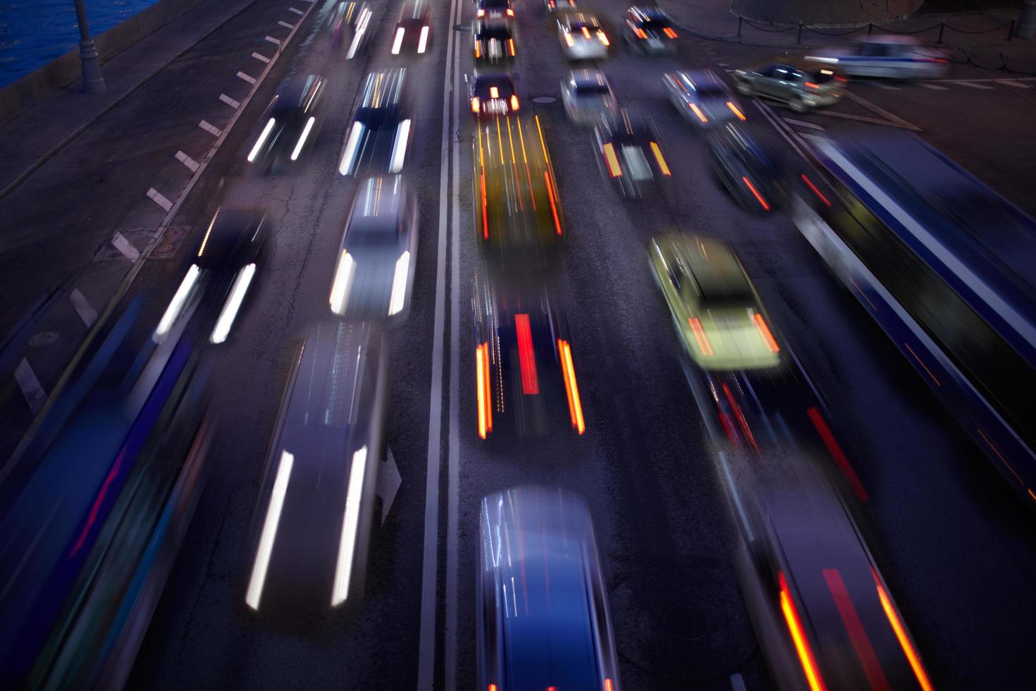 longa exposição das luzes do carro foto