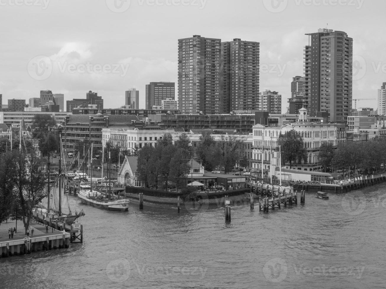 a cidade de rotterdam na holanda foto