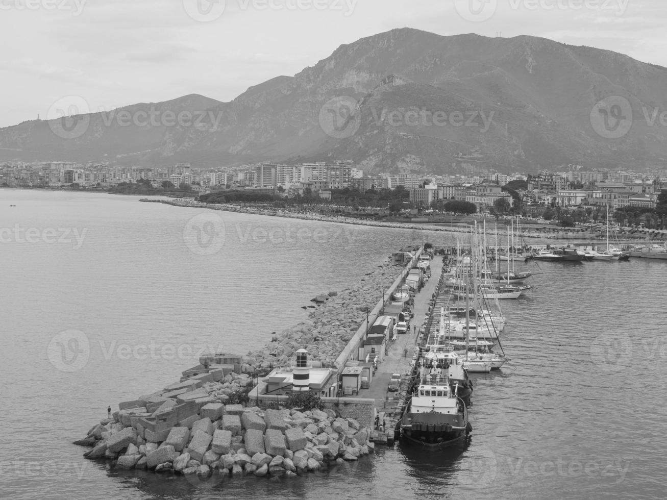 a cidade italiana de palermo foto