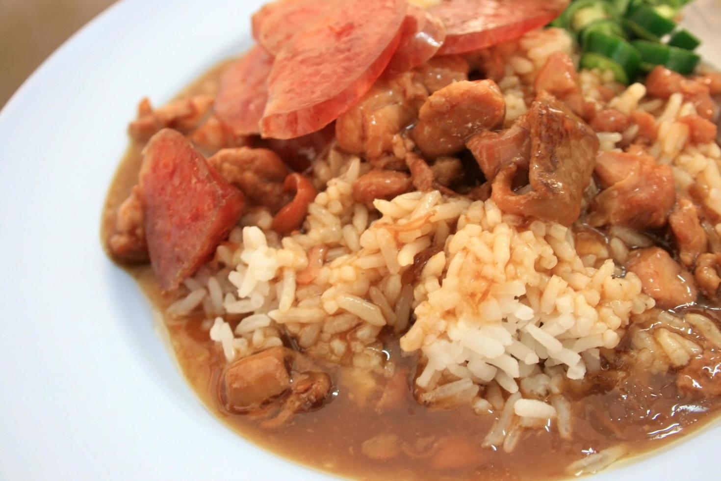 carne de porco fresca e ensopado de arroz foto