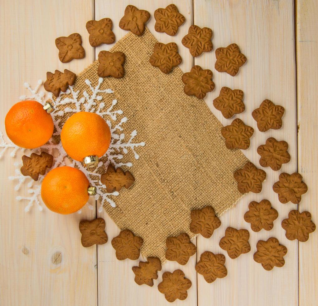 tangerinas com biscoitos de gengibre foto