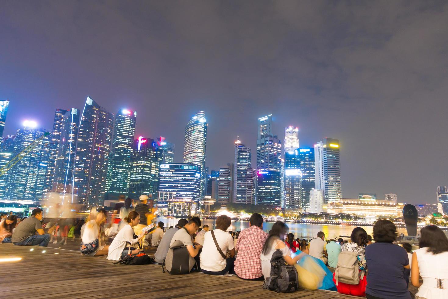 pessoas na cidade de Singapura foto