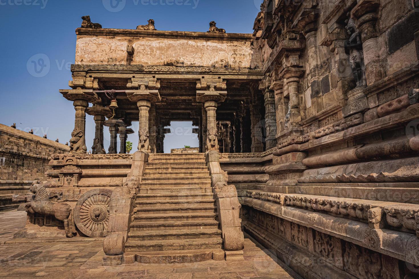 O templo shri airavatesvara é um templo hindu localizado em dharasuram, kumbakonam, tamil nadu. foi construído pelo imperador chola rajaraja-2. o templo dedicado a shiva. é um patrimônio mundial da unesco. foto