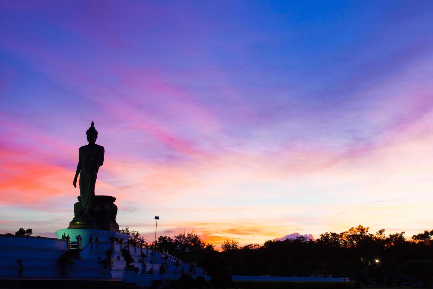 grande estátua de Buda na Tailândia foto