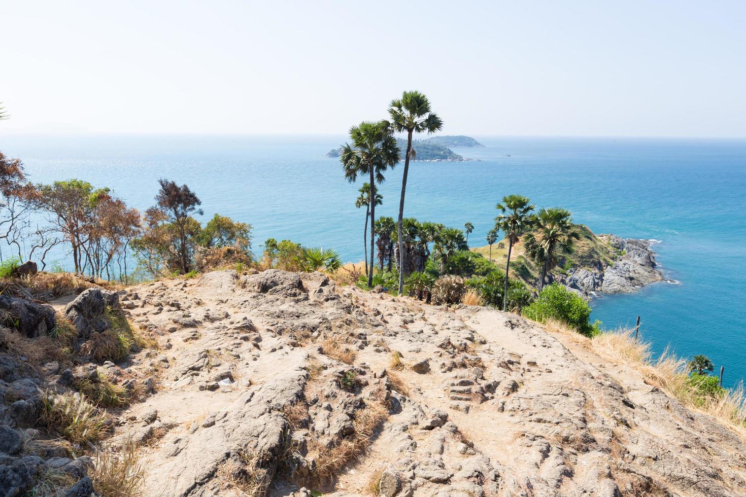 beira-mar em phuket, tailândia foto