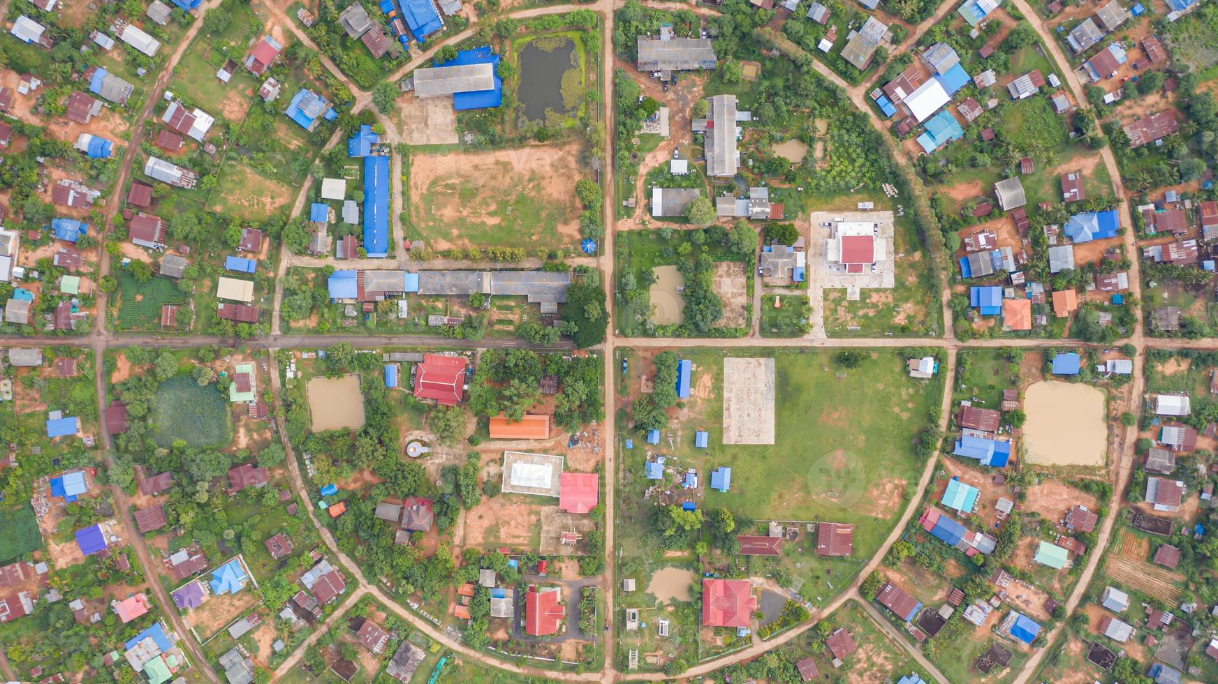 vista aérea de uma vila circular foto