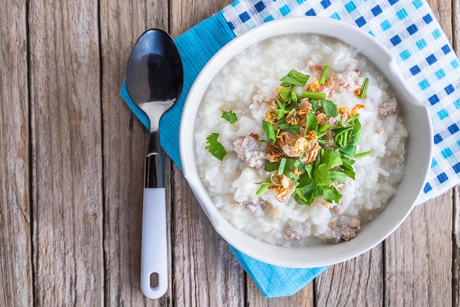 mingau de arroz no café da manhã foto