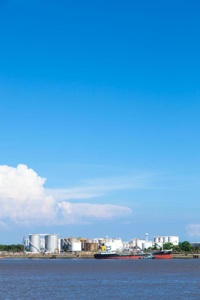 instalação de armazenamento de óleo na tailândia foto