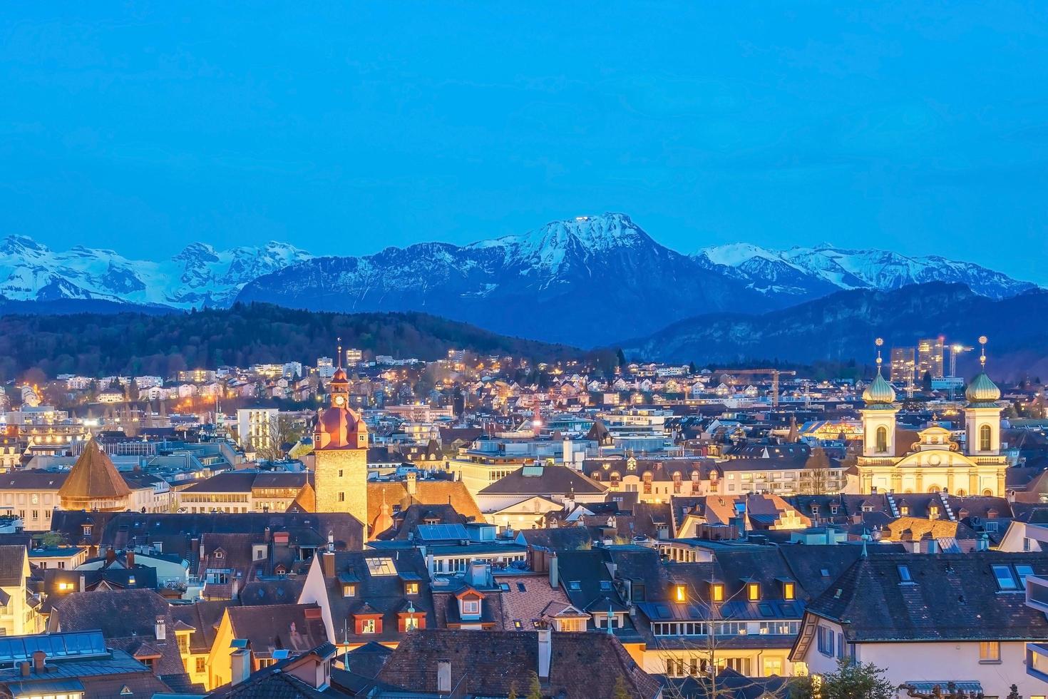 vista da cidade de lucerna, suíça foto