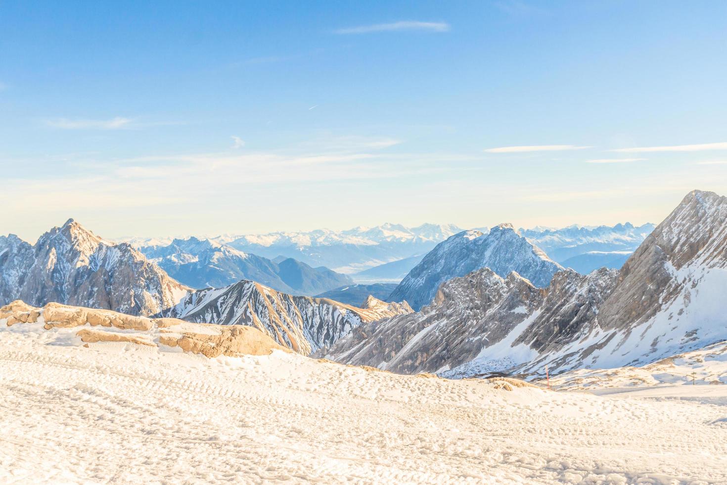 estação de esqui zugspitze glacier nos Alpes da Baviera foto