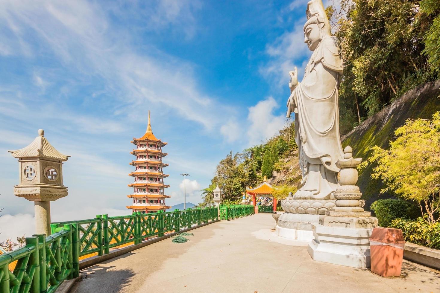 chin swee caves temple em pahang, malásia, 2017 foto