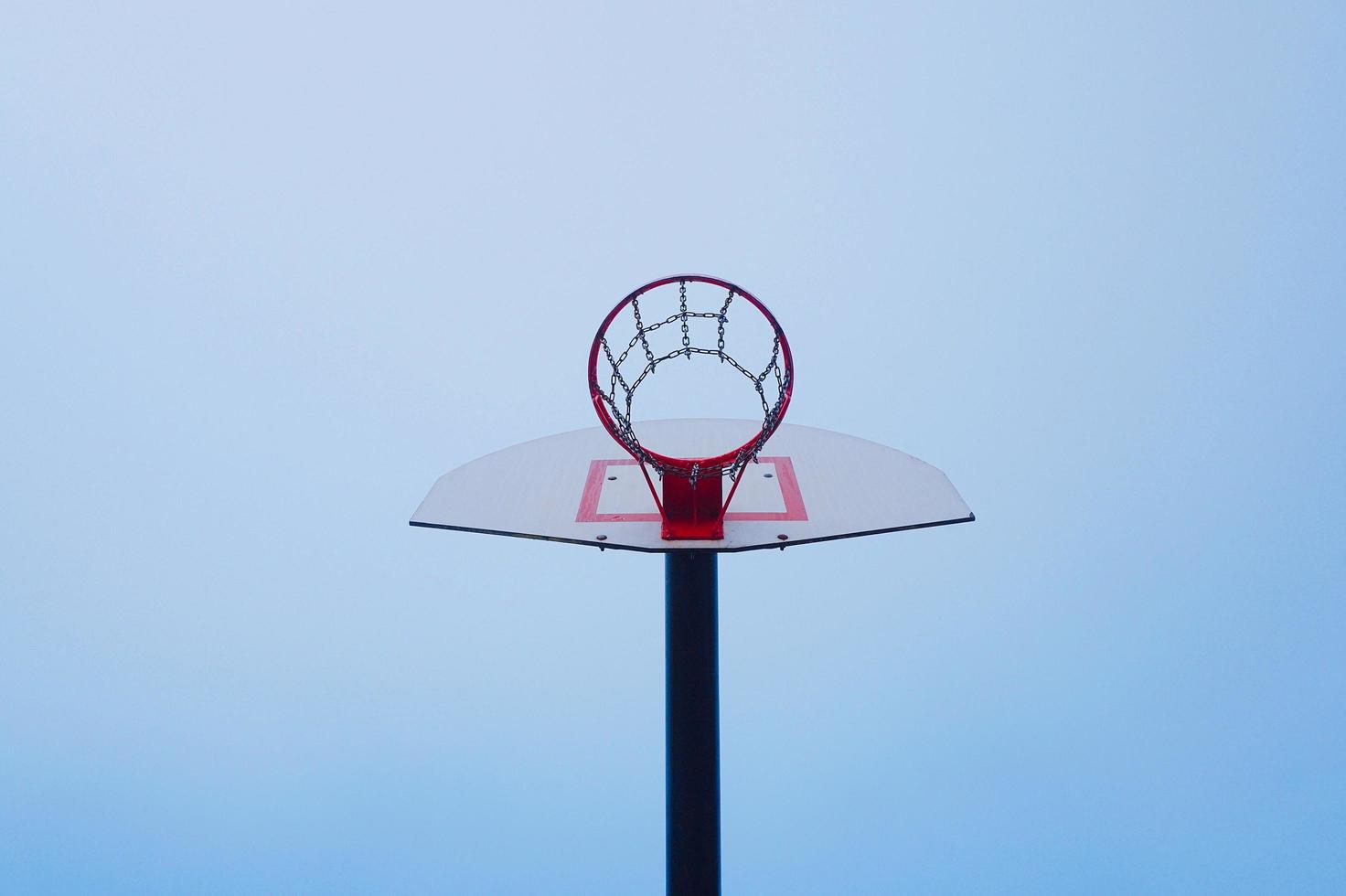 cesta de basquete de rua foto