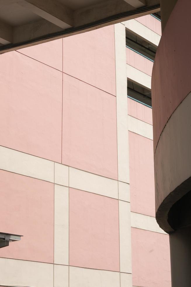 parede do uma Shopping construção dentro Jacarta com retro cores e Projeto foto