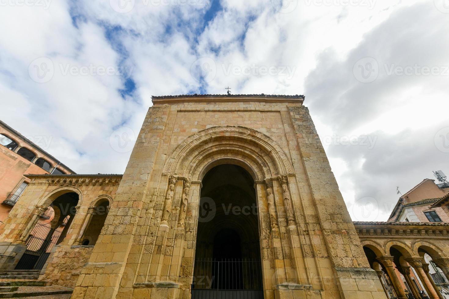Visão do santo Martin igreja, iglesia de san Martin, dentro Segóvia, Espanha foto