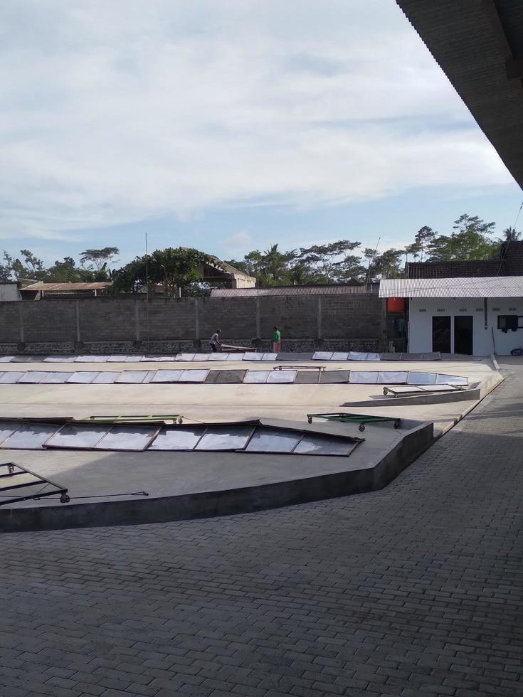 campo ou armazém para secagem arroz foto