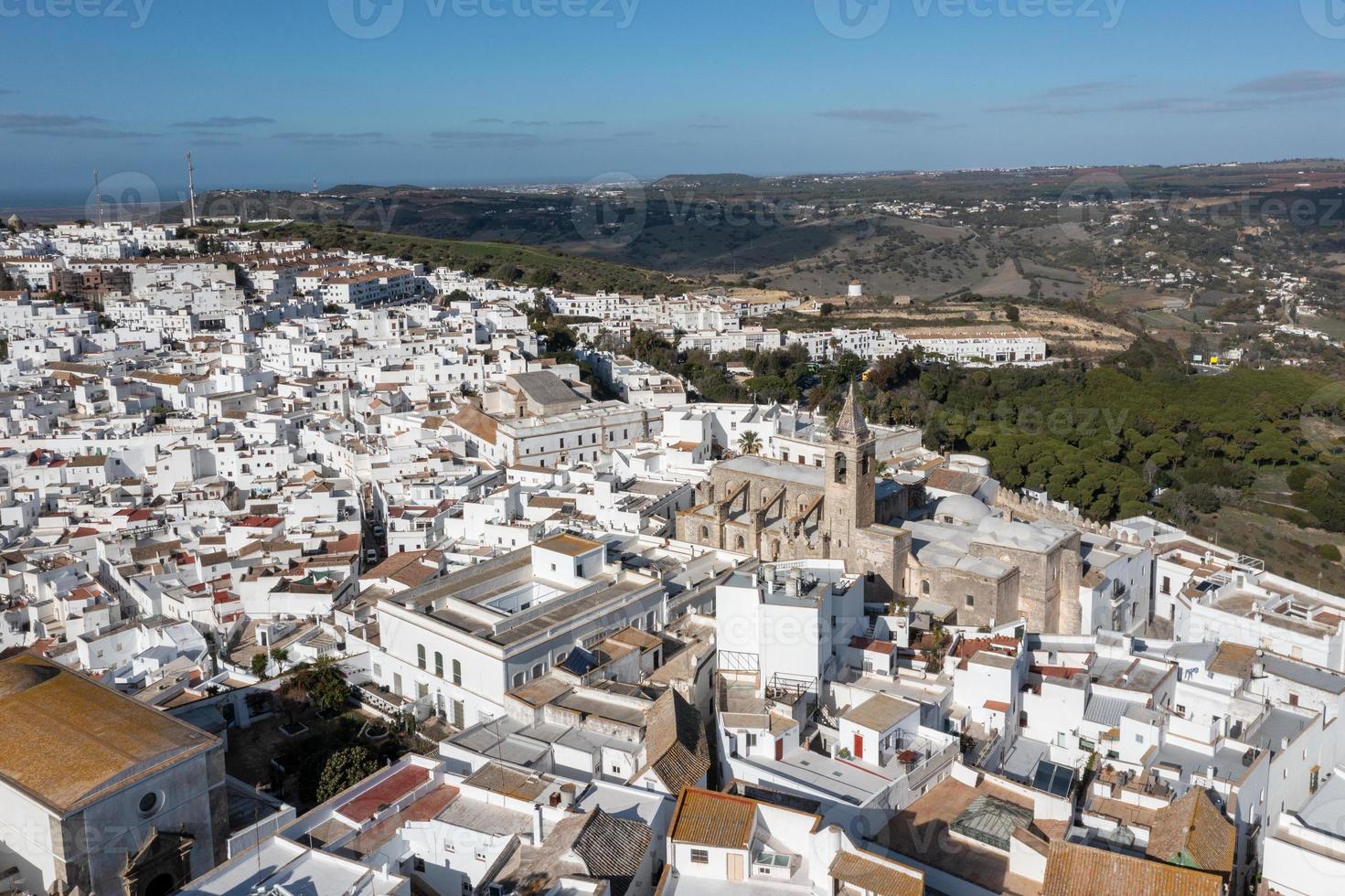 a Igreja do divino salvador de vejer de la fronteira, Cádiz, Espanha, é uma Igreja localizado dentro a Altíssima parte do isto cidade, dentro Está velho murado invólucro, declarado uma histórico-artístico complexo. foto