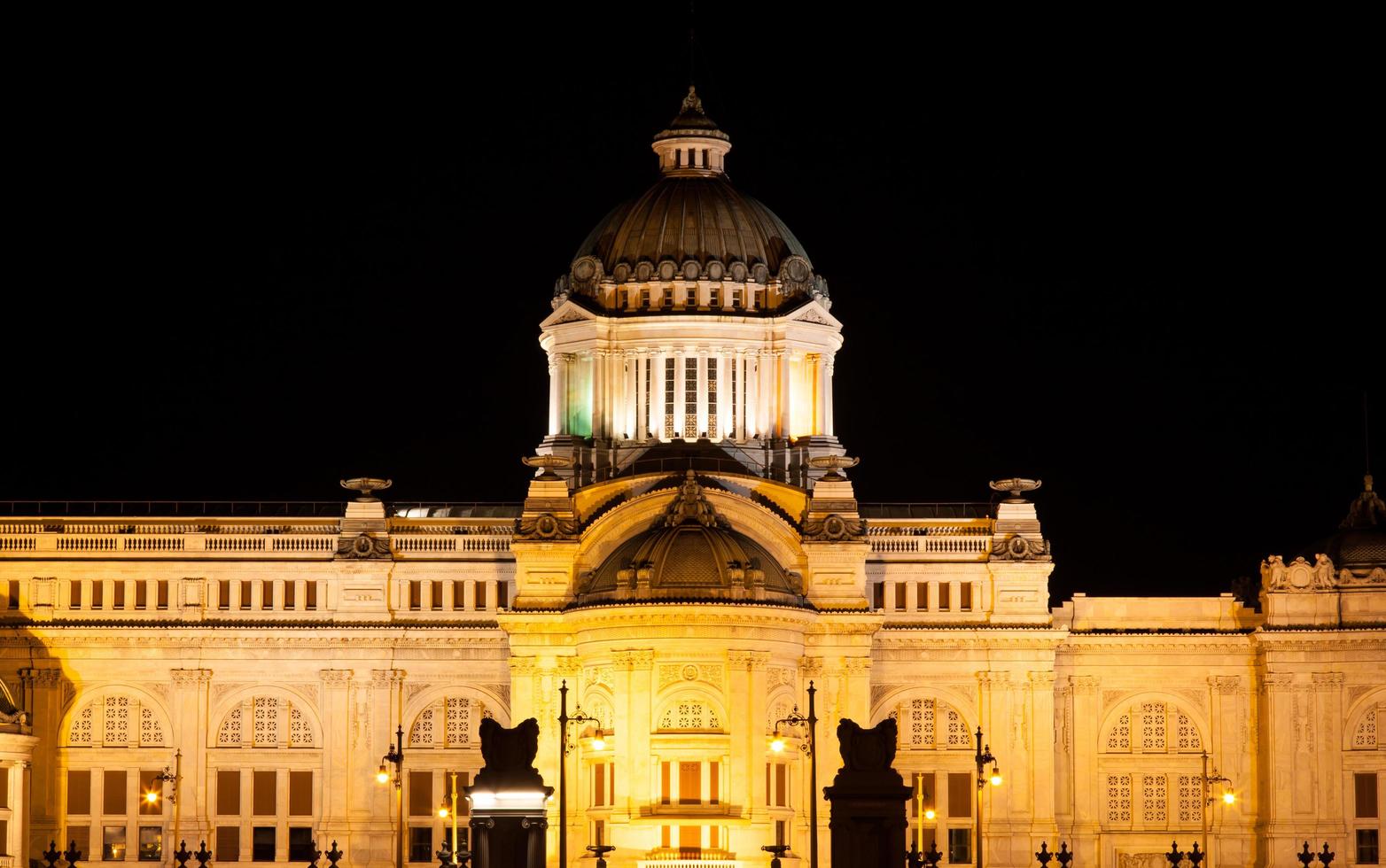 palácio em bangkok foto