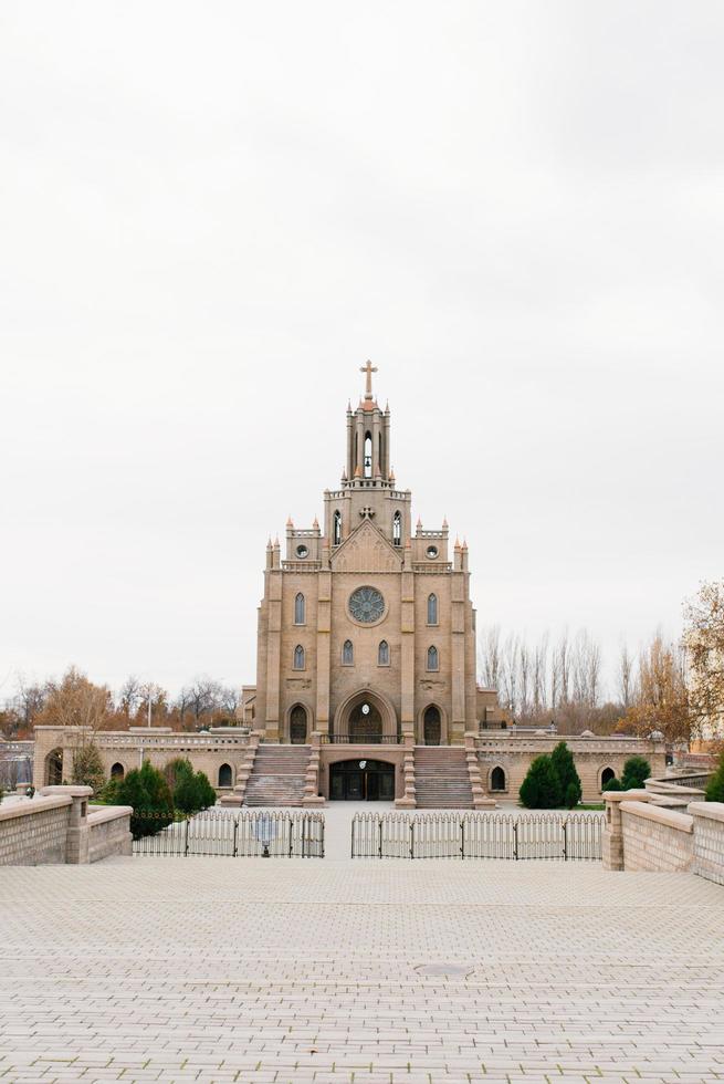 Tashkent, Uzbequistão. novembro 2021 igreja católica romana do sagrado coração de jesus foto