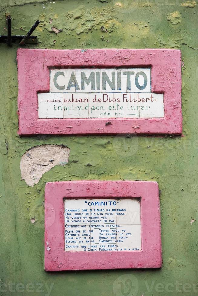 la boca casa pintada em buenos aires foto