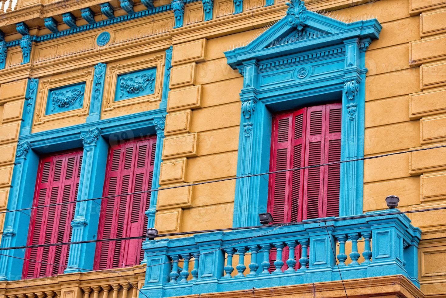 la boca casa pintada em buenos aires foto