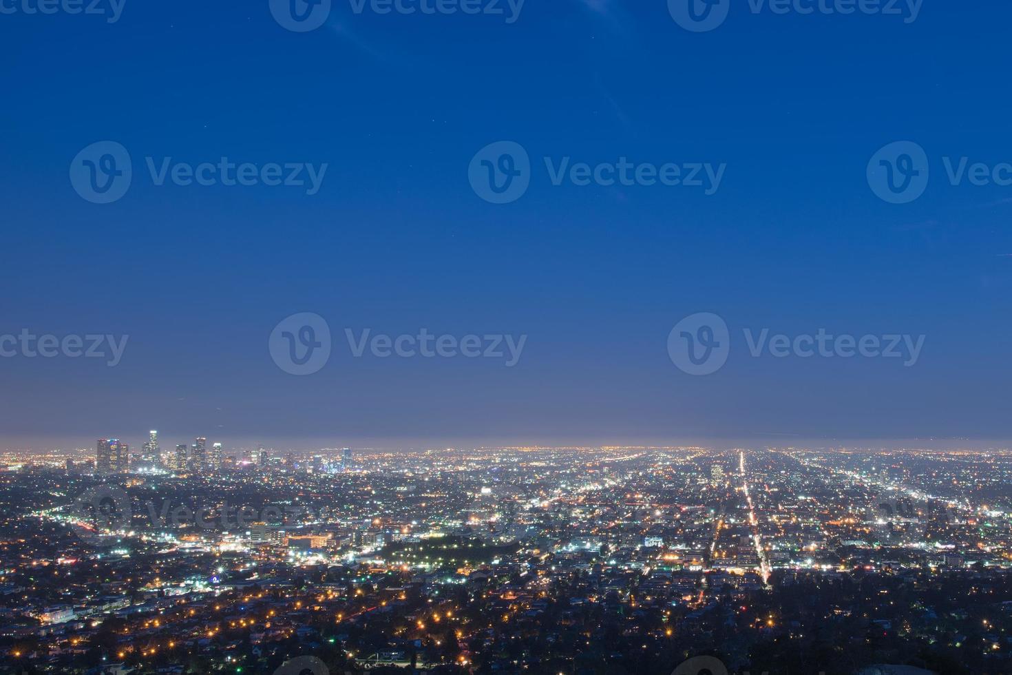 visão noturna de los angeles do observatório foto