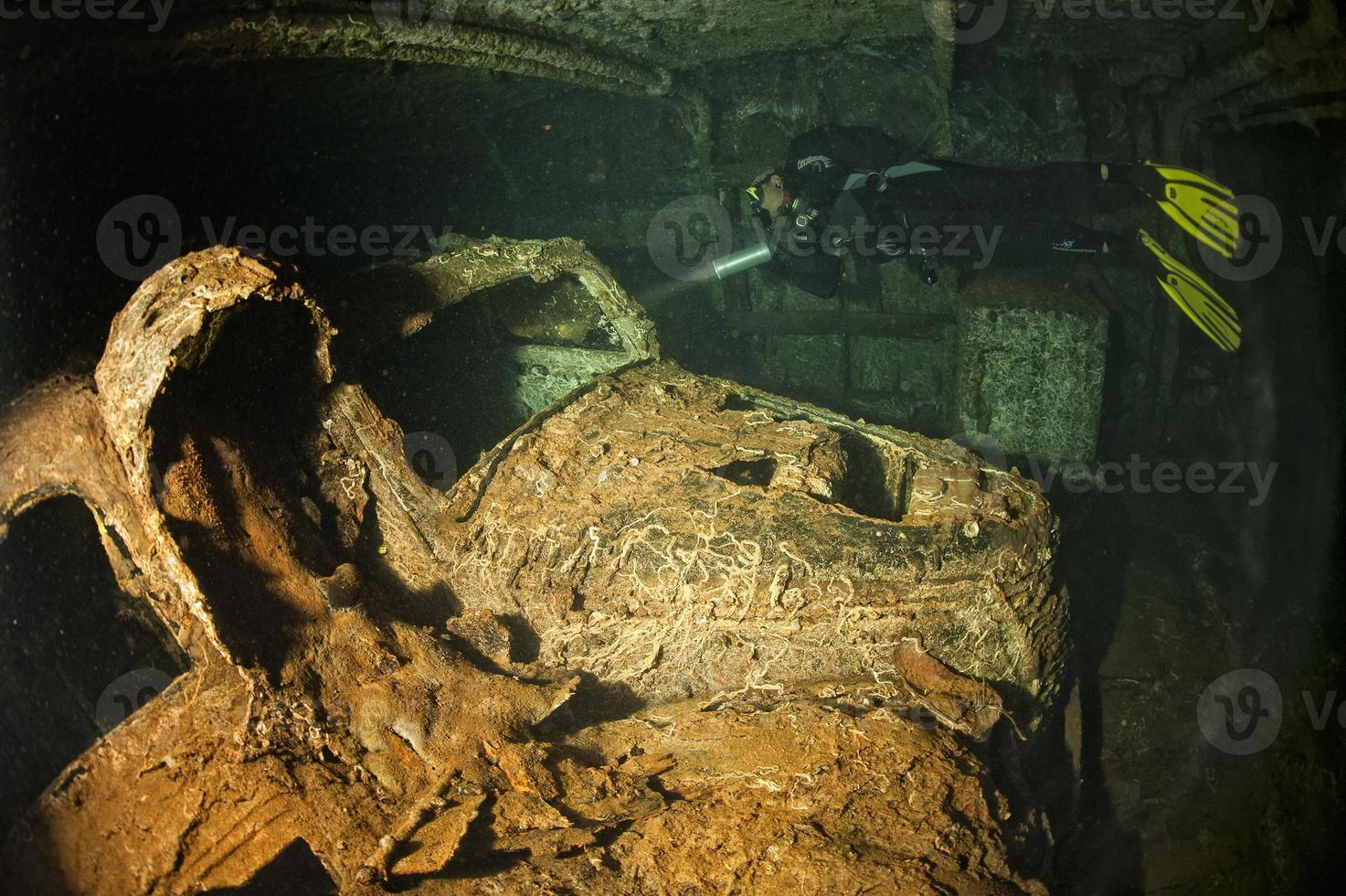 carro velho dentro da segunda guerra mundial naufrágio do navio foto